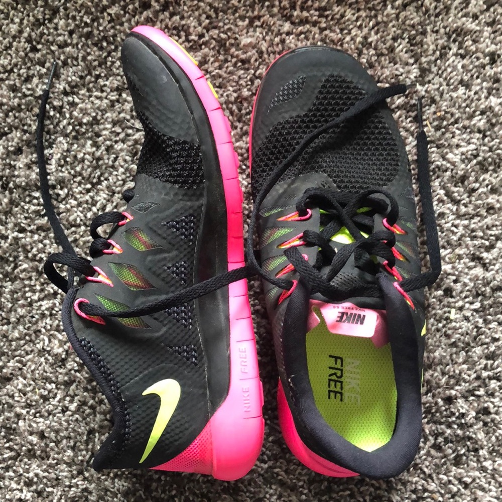 Nike Women’s Black Pink Neon Green Athletic Running Shoes